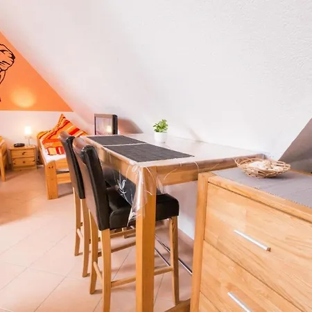 Grosses In Mit Grill, Garten Und Terrasse * بوسم